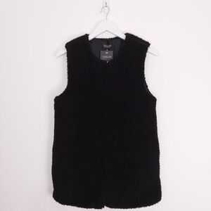 Topshop Teddy Vest | Black